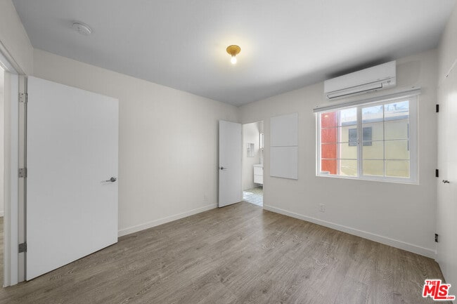 Building Photo - 951 N Hoover St