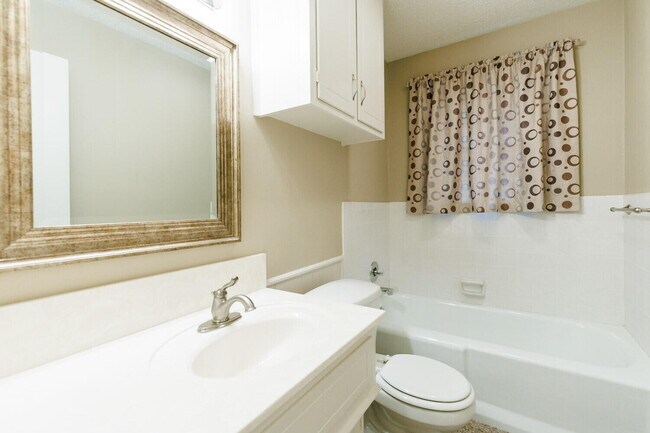 Building Photo - 3406 65th Dr