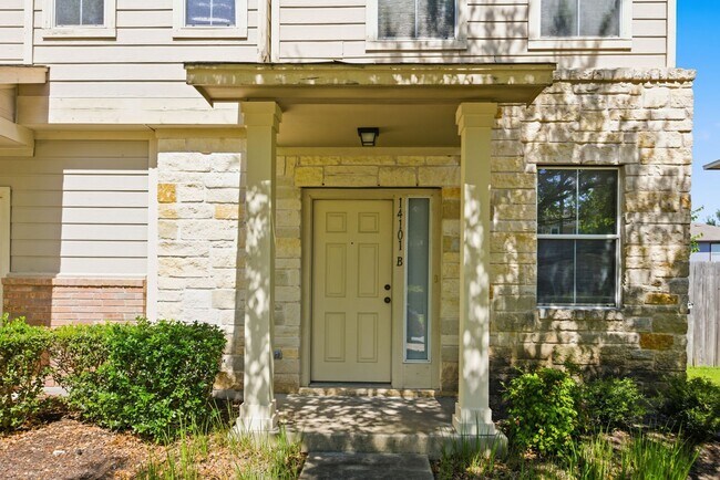 Building Photo - 14101 Harris Ridge Blvd