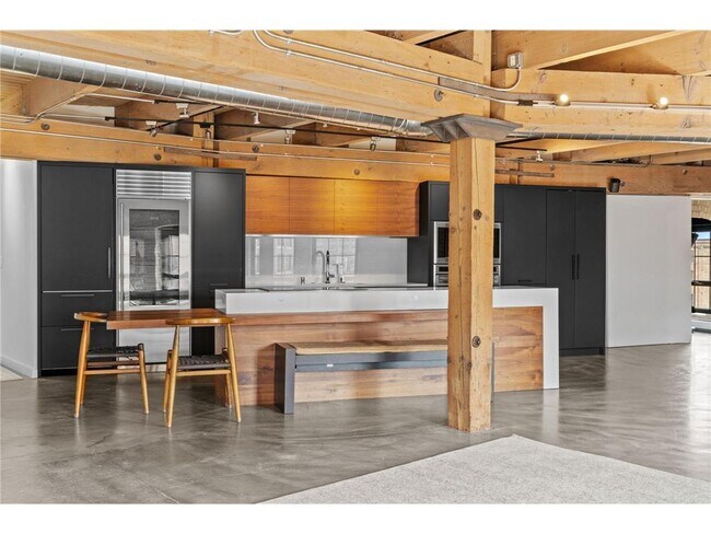 Building Photo - 404 N Washington Ave