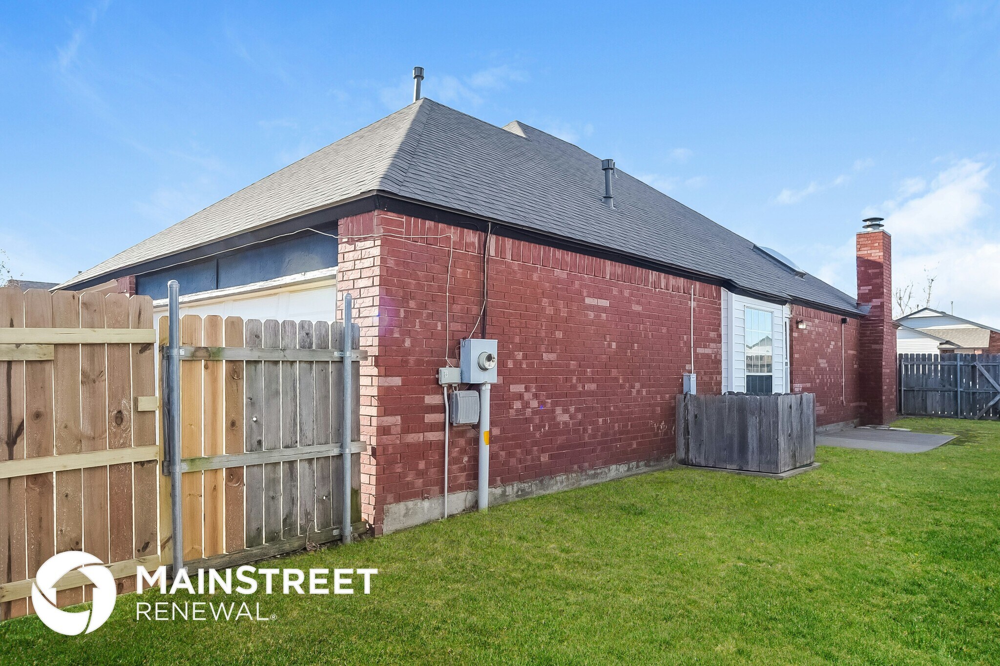 Building Photo - 2604 Briarcliff Dr