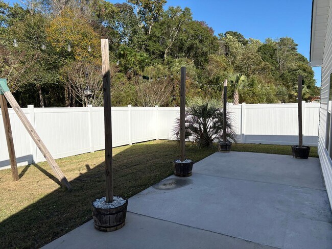 Building Photo - 292 Clearwater Dr