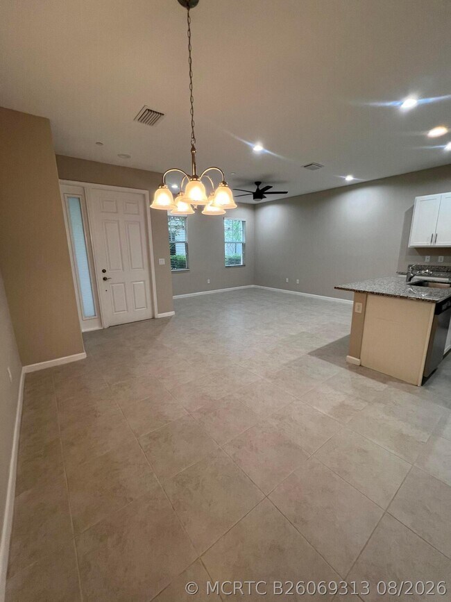 Building Photo - 14404 Emerald Pl Wy