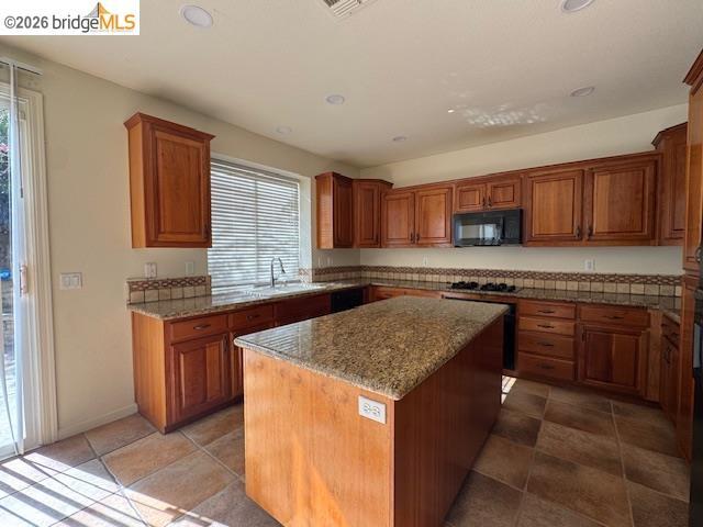 Building Photo - 4053 Galenez Way