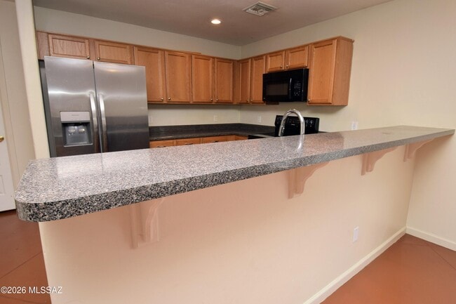 Building Photo - 203 S Cherry Ave