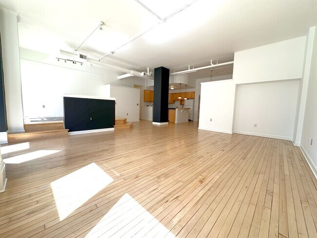 Building Photo - 1 bedroom Condo in Cawker Building