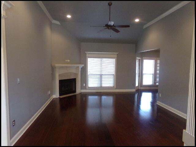 Building Photo - 3153 Stonewall Dr