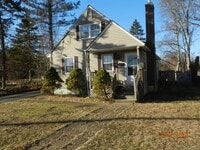 Building Photo - 10 Poplar St