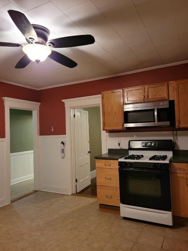 Building Photo - 107 Ash St