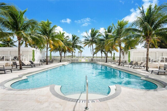 Building Photo - 4925 Collins Ave