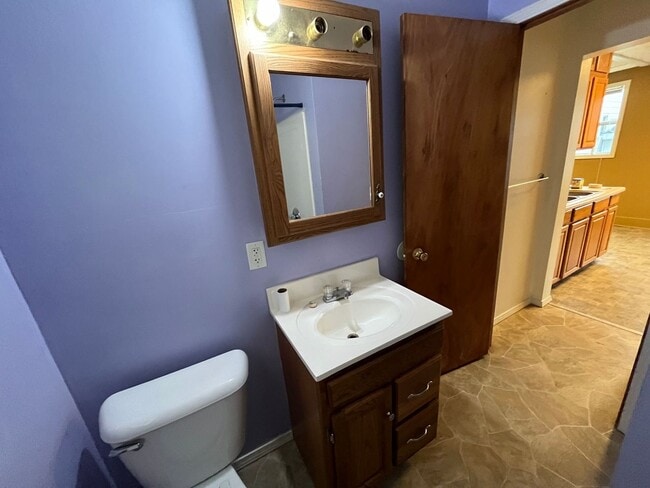 Building Photo - 105 N Polk St