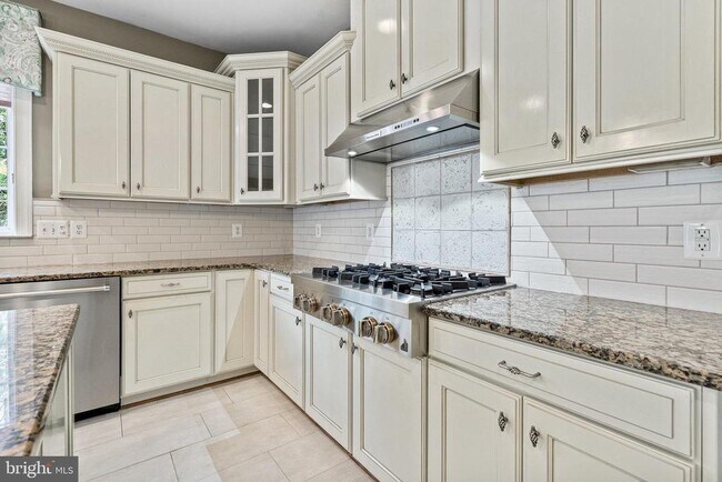 Building Photo - 4561 Rona Pl