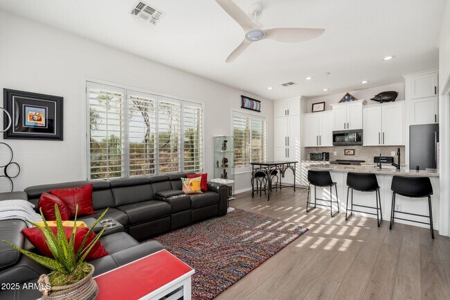 Building Photo - 5712 E Blue Sky Dr