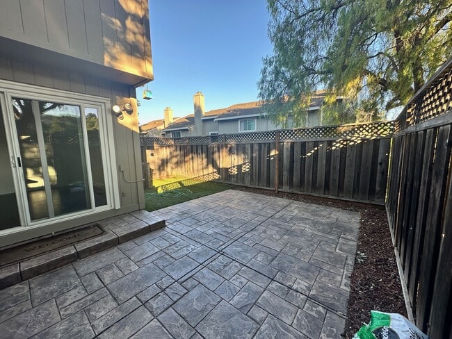 Building Photo - 11501 Treeline Pl