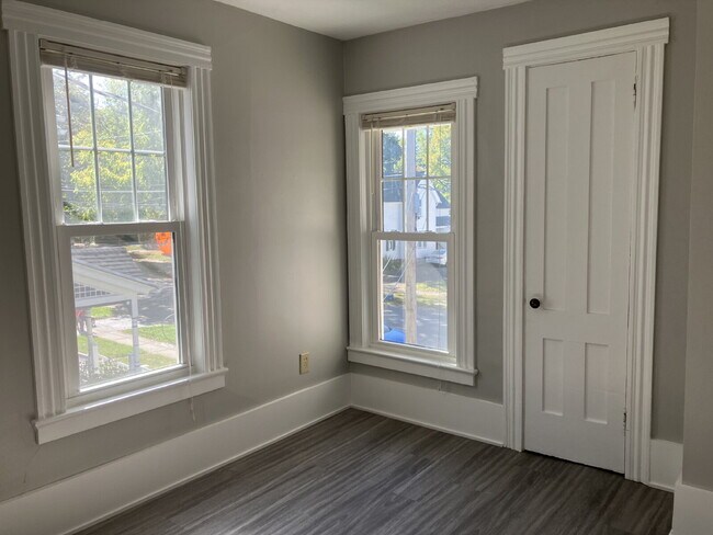 Building Photo - Available October 1 in the Village of Fairport!  2 Bedroom 1 bath upper apartment for $1,515/mo