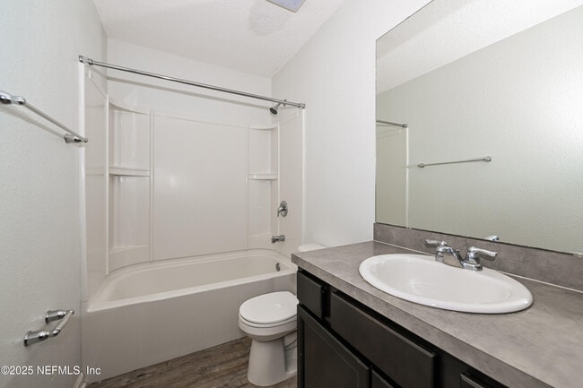 Building Photo - 524 Eiseman Wy