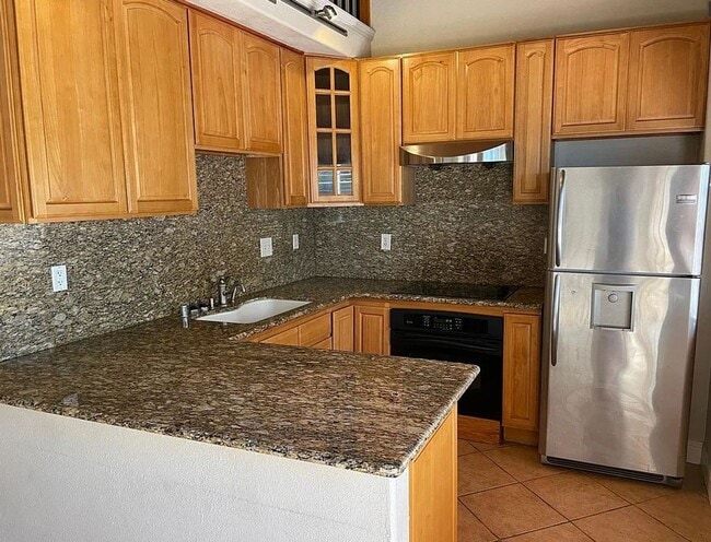 Building Photo - Great location, quiet, 2 bedroom, 1 bath, ...