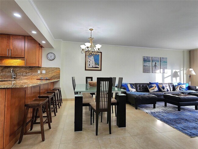 Building Photo - 3725 S Ocean Dr