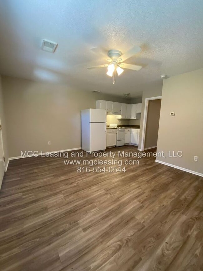 Building Photo - Your New Apartment Awaits at Le Grand Apar...
