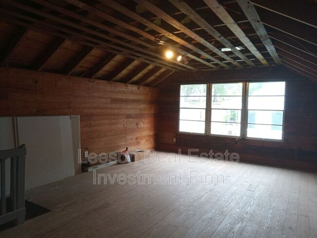 Building Photo - 802 Jefferson St