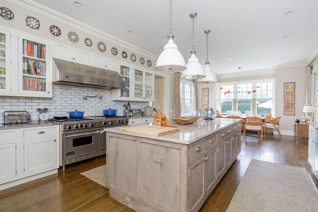 Building Photo - 32 Sagg Rd