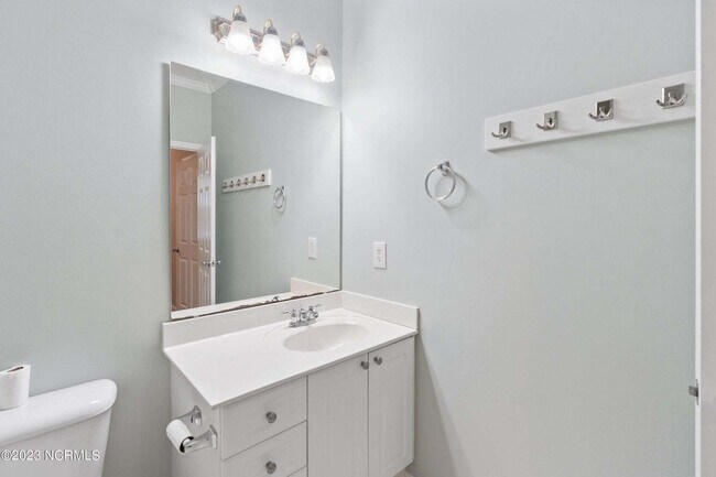 Building Photo - Home for rent with close proximity to tran...