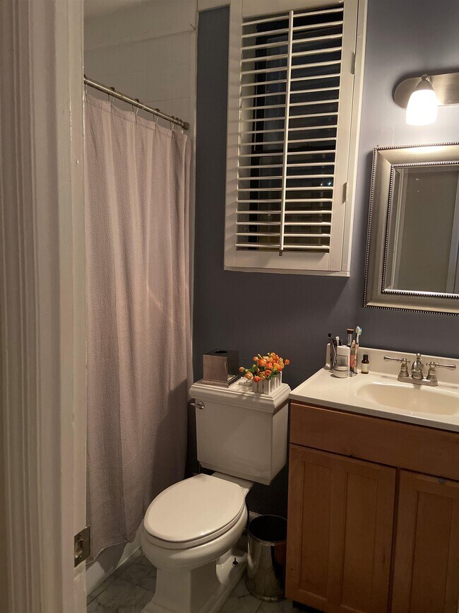 Building Photo - 261 12th St