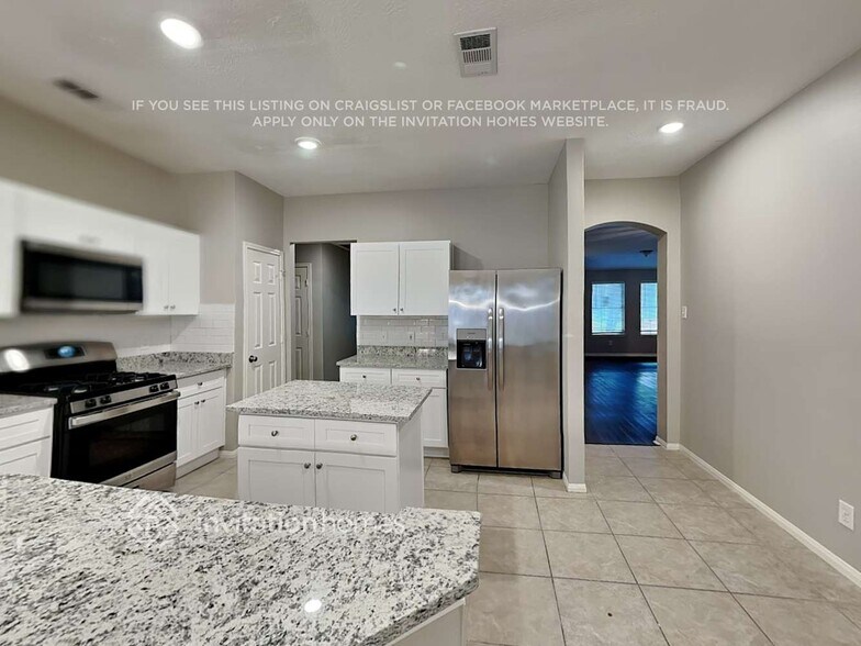 Building Photo - 18115 Water Mill Dr