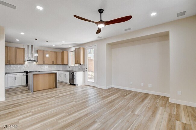 Building Photo - 177 Rocky Star St