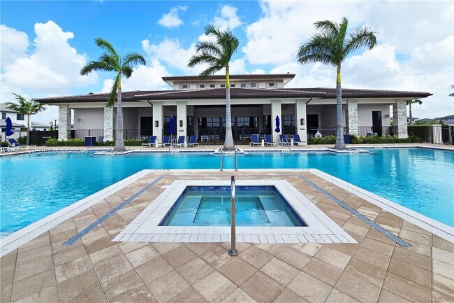 Building Photo - 4335 SW 174th Ave