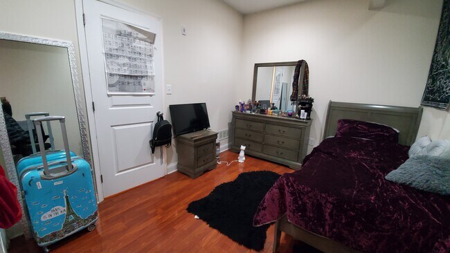 Building Photo - 1833 N 19th St