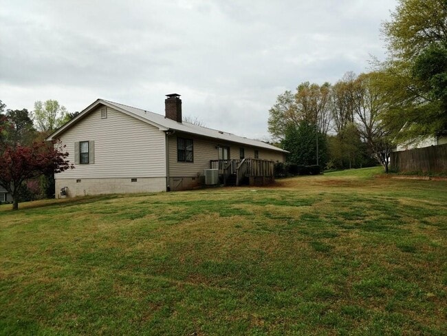 Building Photo - 4907 Bentwood Dr