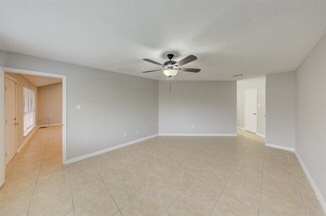 Building Photo - 16926 Manowar Ln