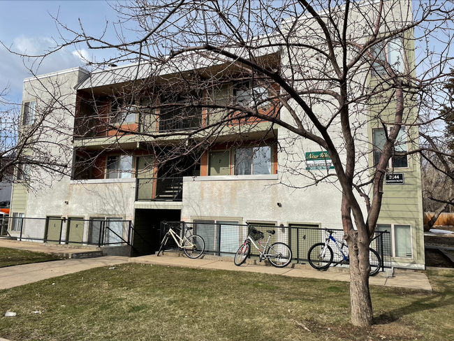 Building Photo - 2244 Canyon Blvd