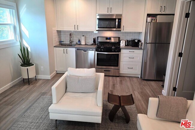 Building Photo - 4744 Haskell Ave