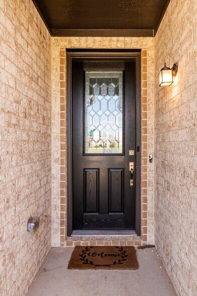 Building Photo - 528 Bronze Forest Dr