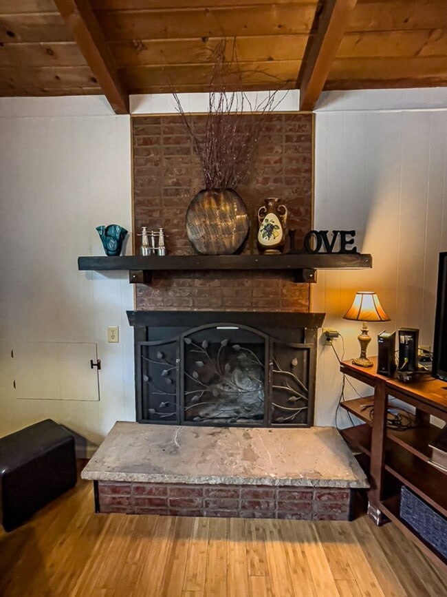 Building Photo - Arnold House