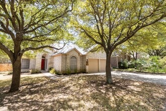 Building Photo - 4 bedroom, 2 bathroom home in South Austin!