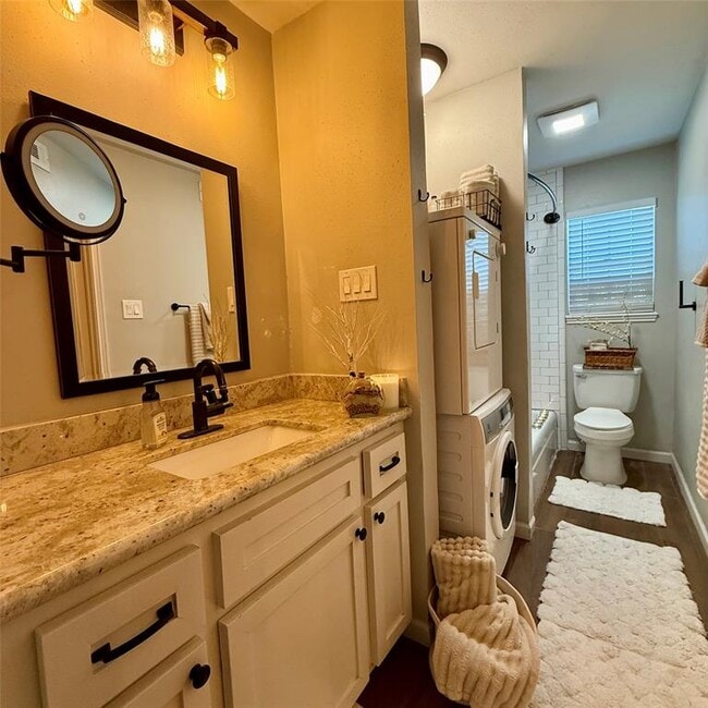 Building Photo - 13022 Trail Hollow Dr