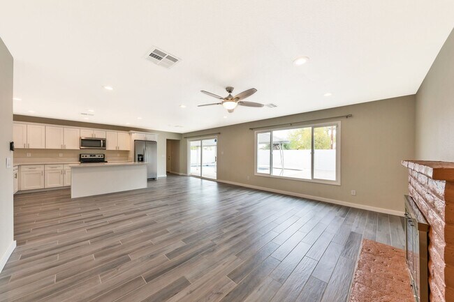 Building Photo - Remodeled home in amazing ASU neighborhood