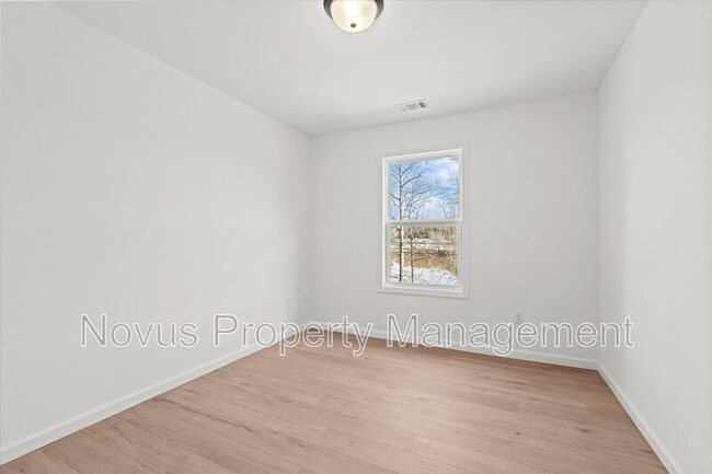 Building Photo - 105 Carroll Cir