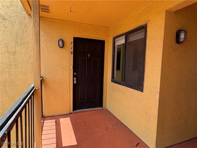 Primary Photo - 2905 Winkler Ave