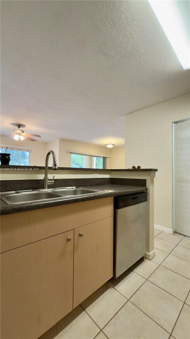 Building Photo - 4220 San Marino Blvd