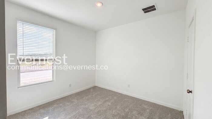Building Photo - 5449 Paschal Pk