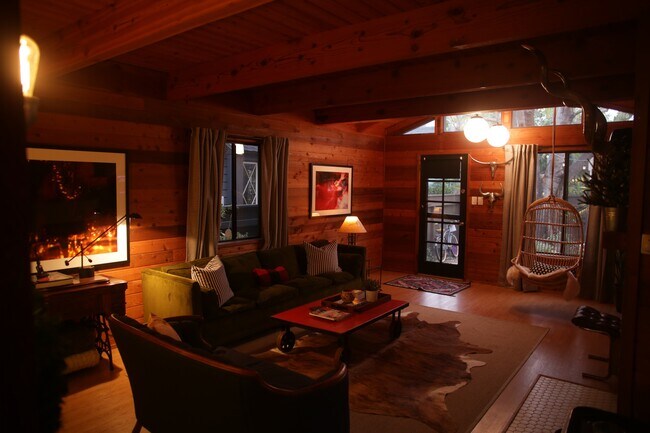 Building Photo - 521 Rialto Ave