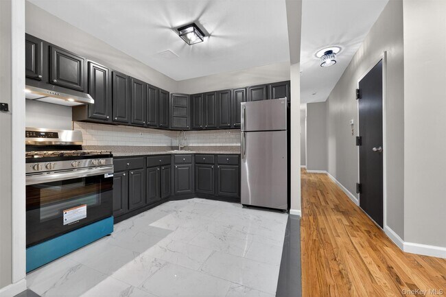 Building Photo - 315 E 163rd St