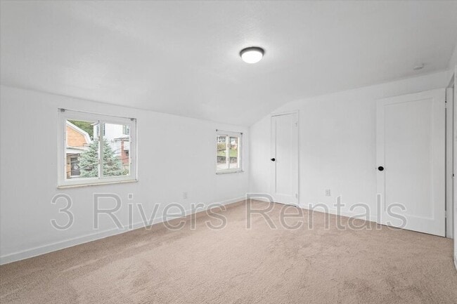 Building Photo - 1419 Dagmar Ave