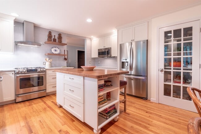 Building Photo - 12 Morningstar Dr