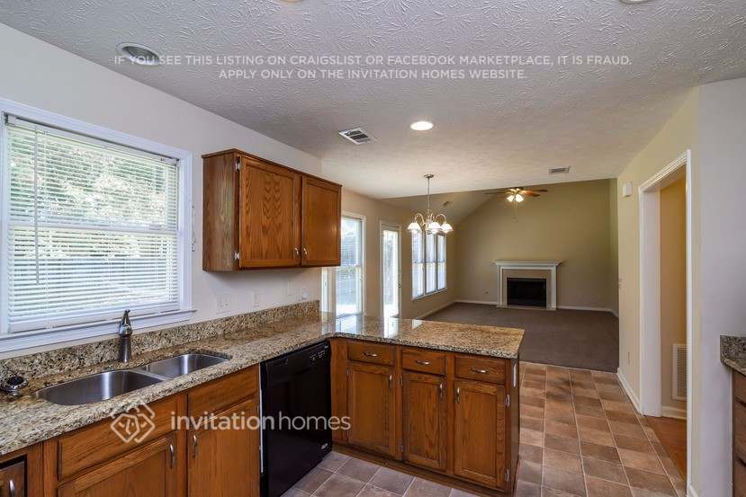 Building Photo - 4255 Ivy Run Cir