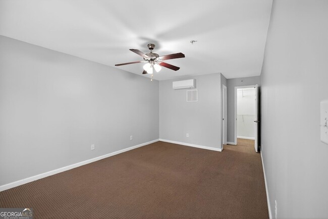 Building Photo - 3921 Riverlook Pkwy SE